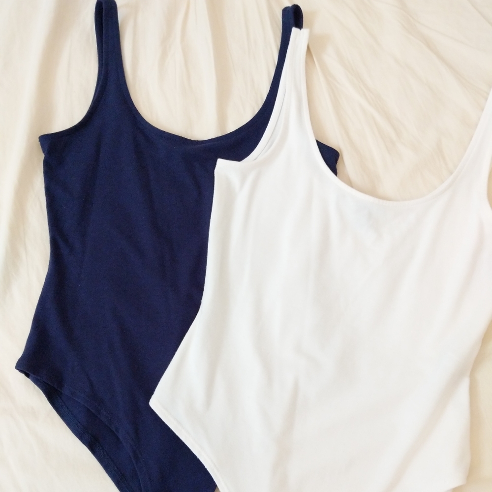 2 bodysuits SM